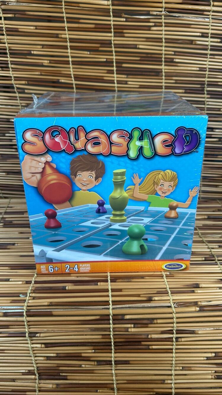 Squashed 3D Strategy Board PlaSmart Squashed Cube Based Game Ages 6+ 2-4 Players